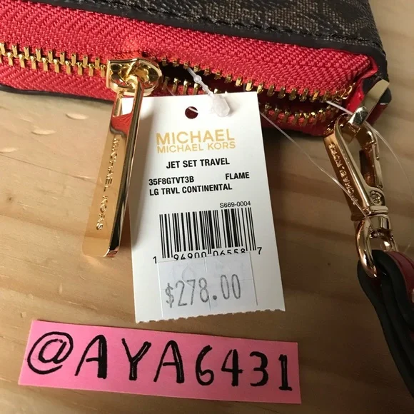 Michael Kors wallet🎈🎈